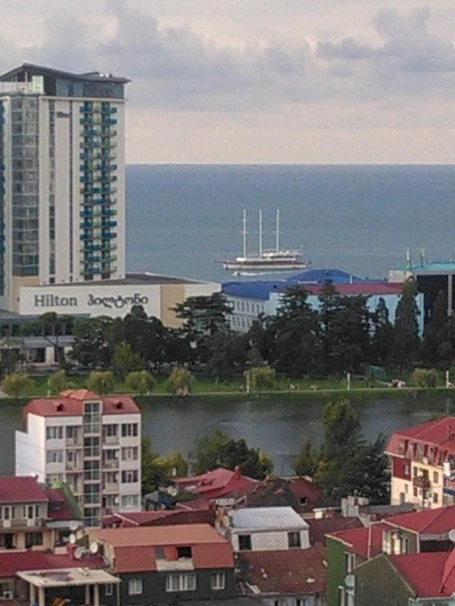 Apartment On Takaishvili Batumi Exterior photo