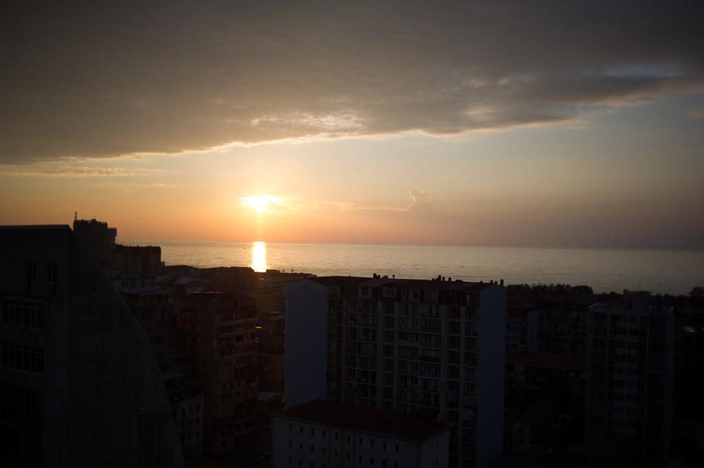 Apartment On Takaishvili Batumi Exterior photo